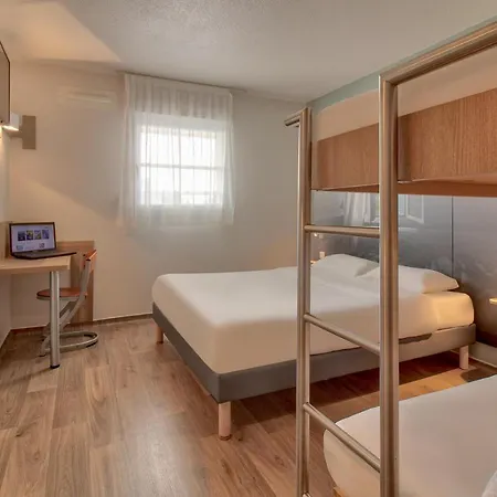 Pau Hotel 2*