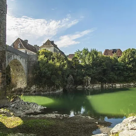 Pau ホテル レスカー