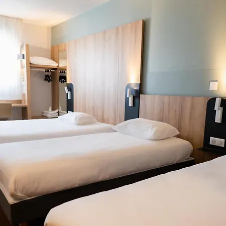 Pau Hotel 2*