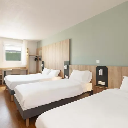 Pau ホテル レスカー