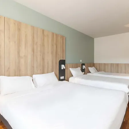 Hotel Pau 2*