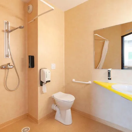 Pau ホテル レスカー