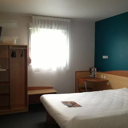 Pau Hotel 2*
